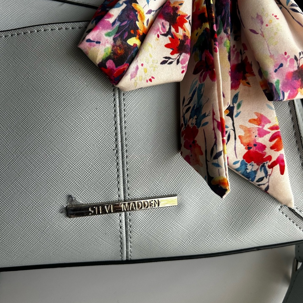 Steve Madden Gray and Pink Shoulder Bag with Floral Accent